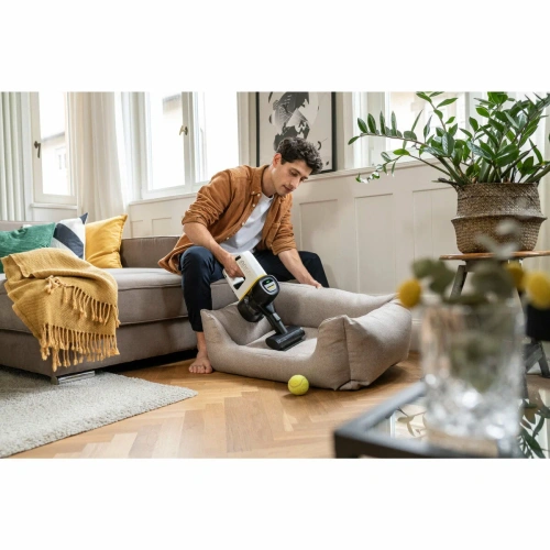 Пылесос Karcher VC 4 Cordless myHome Pet черный/белый (1.198-633.0)